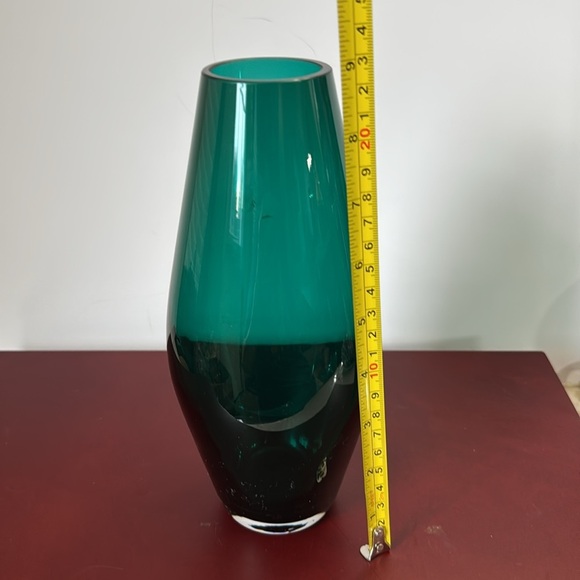 Hand blown Elegant Teal Glass Vase - Picture 4 of 5